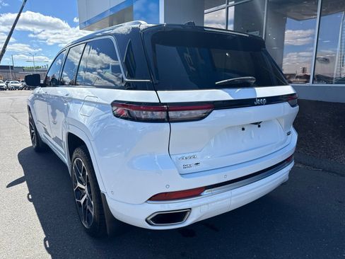 Used 2022 Jeep Grand Cherokee Summit AWD/4WD image 8