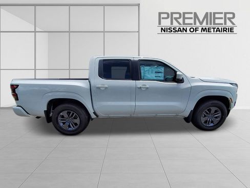 New 2025 Nissan Frontier SV w/ SV Convenience Package image 7