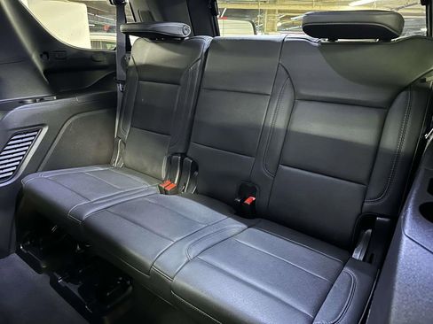 Used 2023 Chevrolet Tahoe Z71 w/ Luxury Package AWD/4WD image 16