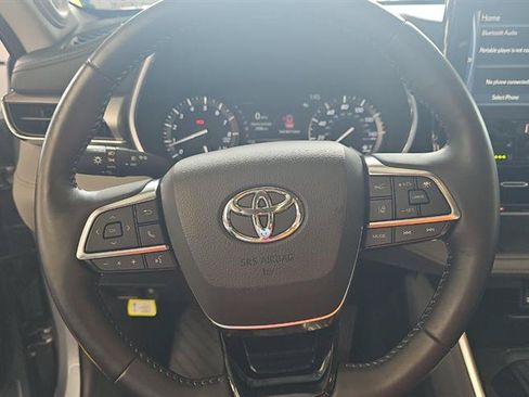 Used 2021 Toyota Highlander Platinum AWD/4WD image 6