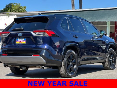 Used 2019 Toyota RAV4 XSE image 4