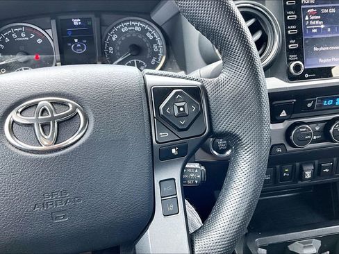 Used 2022 Toyota Tacoma TRD Pro AWD/4WD image 10