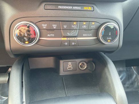 Used 2025 Ford Escape Active AWD/4WD image 26