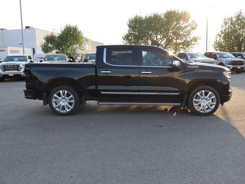 Used 2023 Chevrolet Silverado 1500 High Country w/ High Country Premium Package AWD/4WD image 8