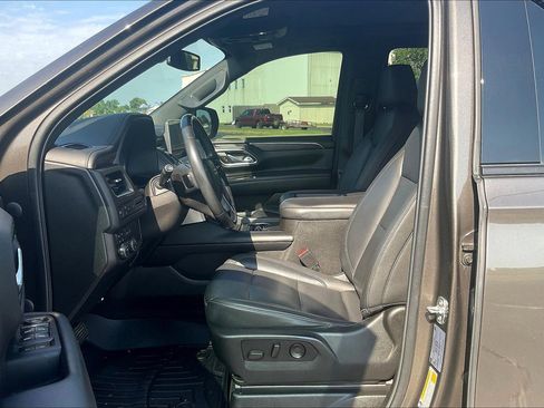 Used 2021 Chevrolet Tahoe Z71 w/ Rear Media and Nav Package image 7