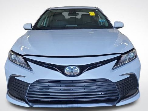 Used 2022 Toyota Camry LE image 2