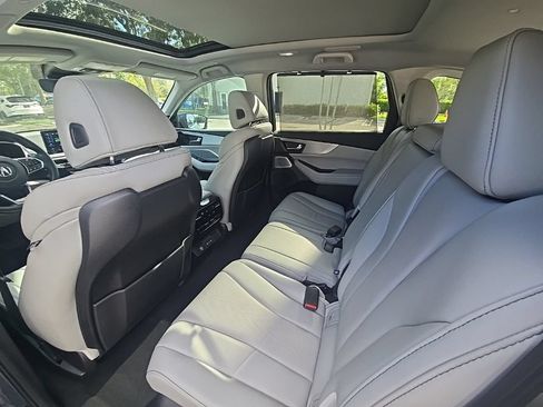 Used 2025 Acura MDX w/ Technology Package FWD image 29