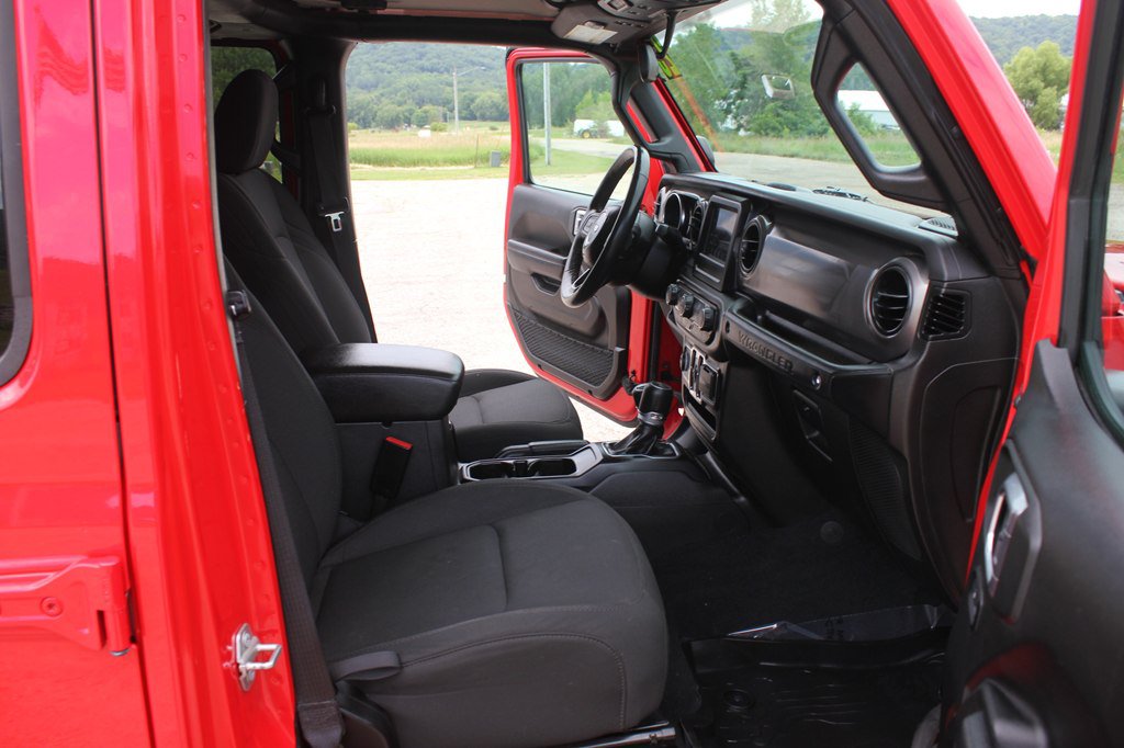Used 2023 Jeep Wrangler Unlimited w/ Cold Weather Group AWD/4WD image 29