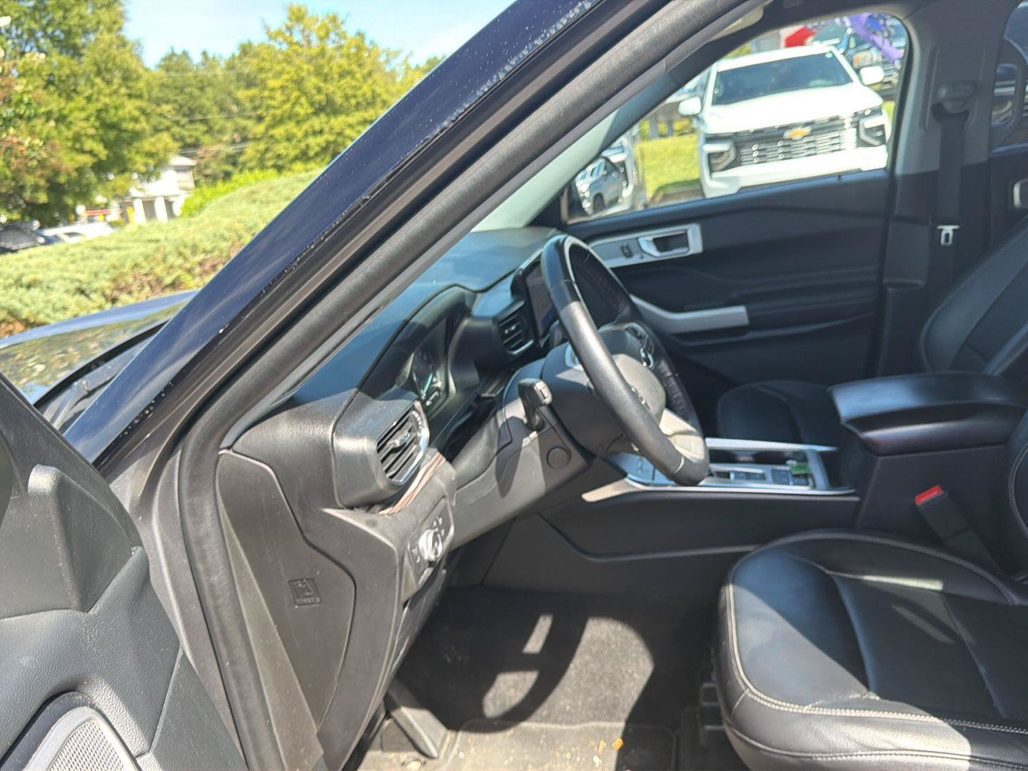 Used 2021 Ford Explorer Limited w/ Equipment Group 301A RWD image 7