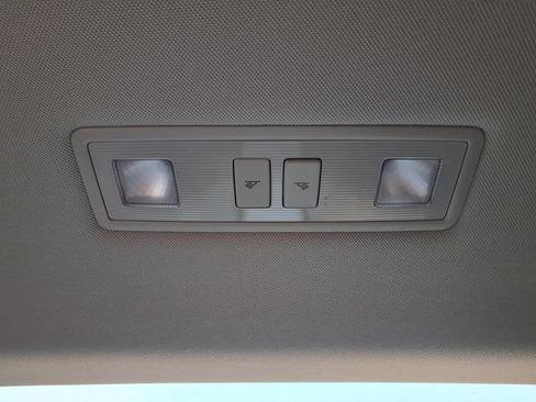 Used 2023 Volkswagen Jetta SE w/ Panoramic Sunroof Package FWD image 19