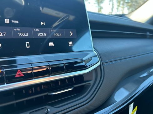 New 2026 Jeep Compass Latitude image 25