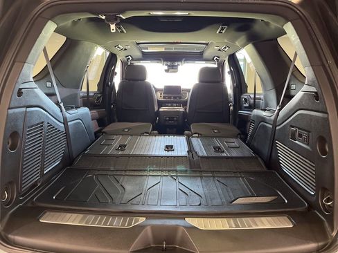 Used 2023 Chevrolet Tahoe High Country image 15