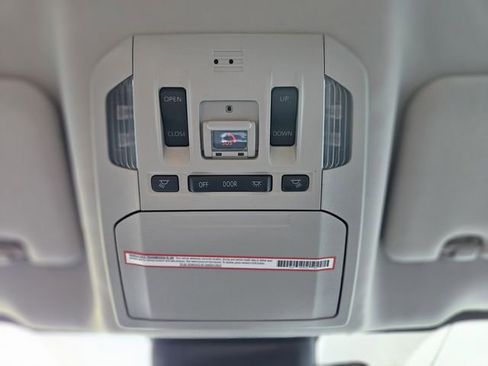 Used 2022 Toyota Highlander XLE image 27