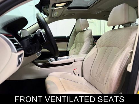 Used 2021 BMW 750i xDrive image 16