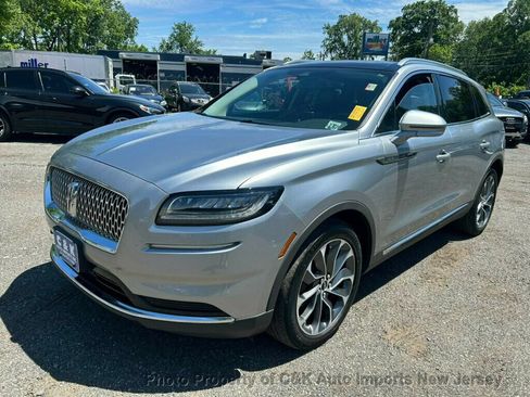 Used 2022 Lincoln Nautilus Reserve w/ Cargo Utility Package AWD/4WD image 2