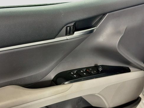 Used 2020 Toyota Camry LE FWD image 19