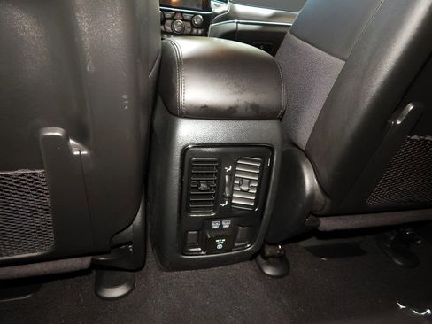 Used 2019 Jeep Grand Cherokee Limited image 21