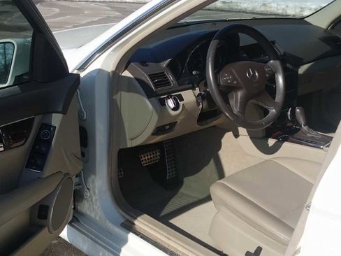 Used 2011 Mercedes-Benz C 300 Sport image 20