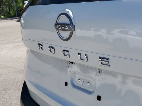 Used 2023 Nissan Rogue SV w/ SV Premium B Package AWD/4WD image 7