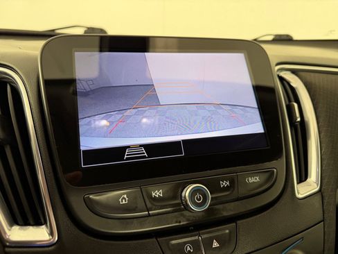 Used 2021 Chevrolet Malibu LT FWD image 16