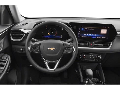 Used 2025 Chevrolet TrailBlazer LT w/ Driver Confidence Package AWD/4WD image 4