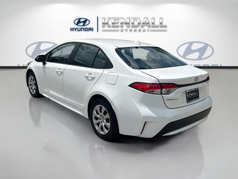 Used 2022 Toyota Corolla LE FWD image 4