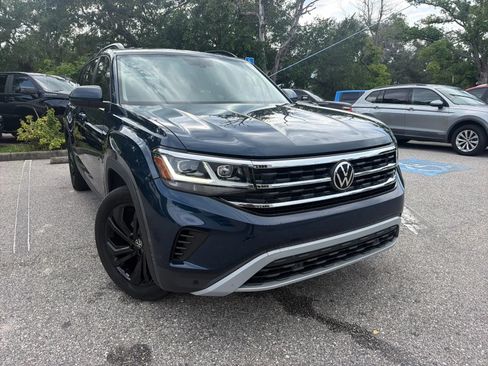 Used 2023 Volkswagen Atlas SE w/ Panoramic Sunroof Package FWD image 5