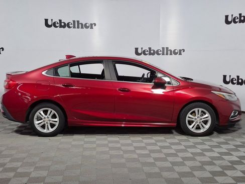 Used 2017 Chevrolet Cruze LT w/ Convenience Package image 8