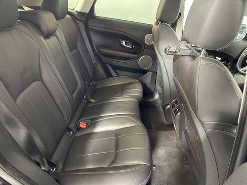 Used 2019 Land Rover Range Rover Evoque SE Premium image 28