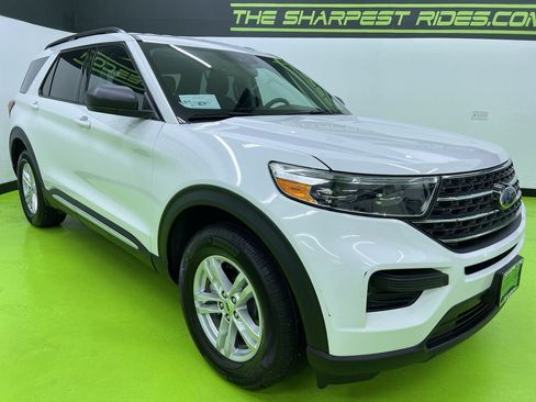 Used 2021 Ford Explorer XLT w/ Class III Trailer Tow Package AWD/4WD image 2
