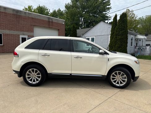 Used 2012 Lincoln MKX AWD image 4