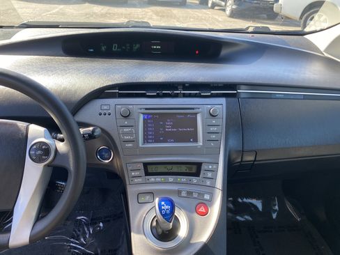 Used 2015 Toyota Prius Three image 12