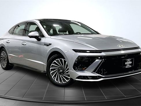 Used 2025 Hyundai Sonata Limited image 12