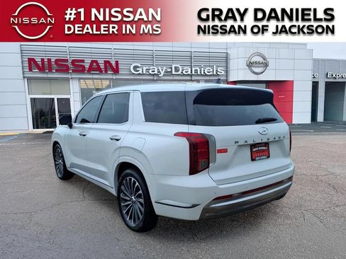 Used 2024 Hyundai Palisade Calligraphy FWD image 5