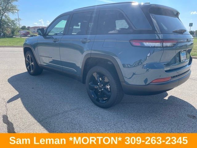 Used 2026 Jeep Grand Cherokee Limited w/ Limited Altitude Package AWD/4WD image 3