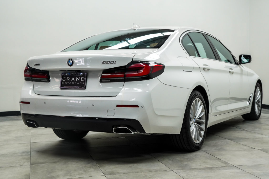Used 2023 BMW 530i xDrive w/ Convenience Package AWD/4WD image 12