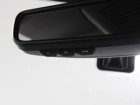 Used 2025 Nissan Pathfinder SL FWD image 35