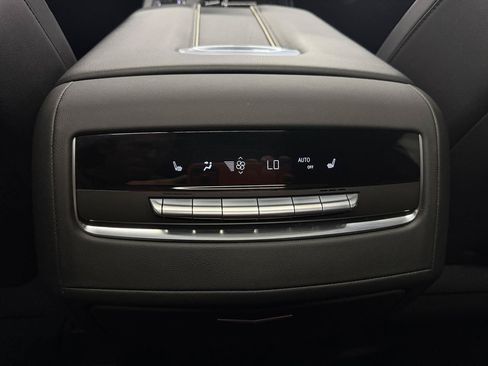 Used 2021 Cadillac Escalade ESV Sport w/ Heavy-Duty Trailer Package AWD/4WD image 15