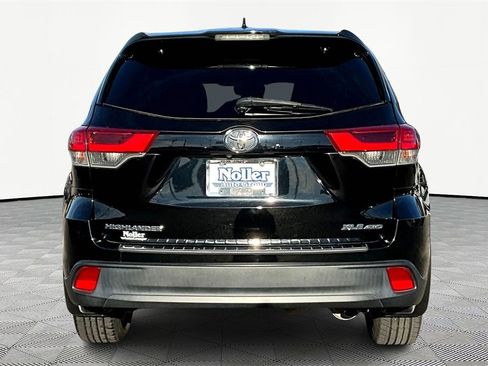 Used 2018 Toyota Highlander XLE image 4