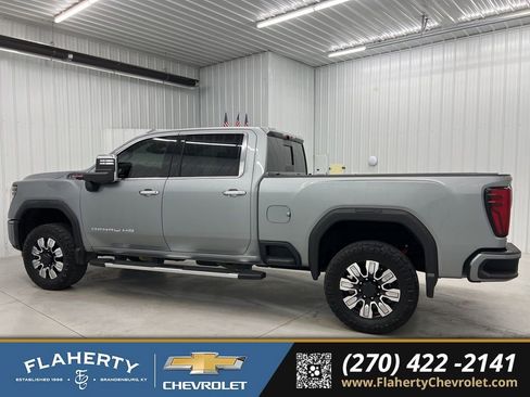 Used 2024 GMC Sierra 2500 Denali w/ Denali Reserve Package AWD/4WD image 5