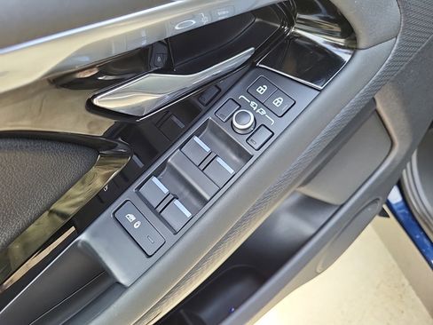 Used 2021 Land Rover Range Rover Evoque S image 16