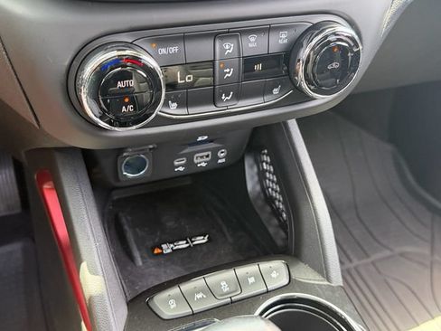 Used 2023 Chevrolet TrailBlazer RS w/ Sun and Liftgate Package FWD image 27