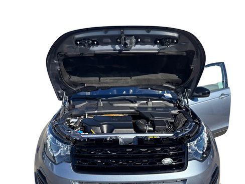 Used 2019 Land Rover Discovery Sport SE image 11