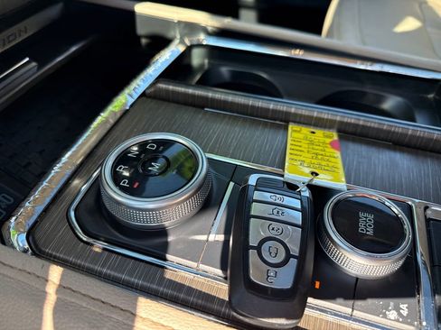 Used 2025 Ford Expedition Max Active image 30