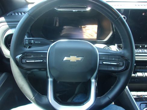 Used 2024 Chevrolet Colorado LT w/ LT Convenience Package II AWD/4WD image 10