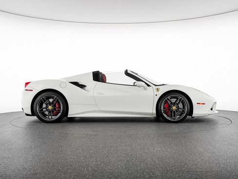 Used 2018 Ferrari 488 Spider RWD image 7