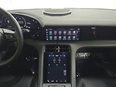 Used 2023 Porsche Taycan image 16