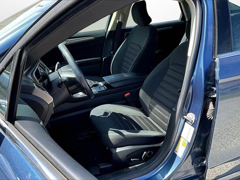 Used 2019 Ford Fusion SE image 16