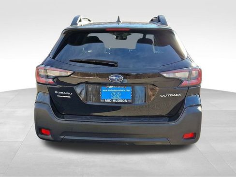 Used 2023 Subaru Outback Premium image 5