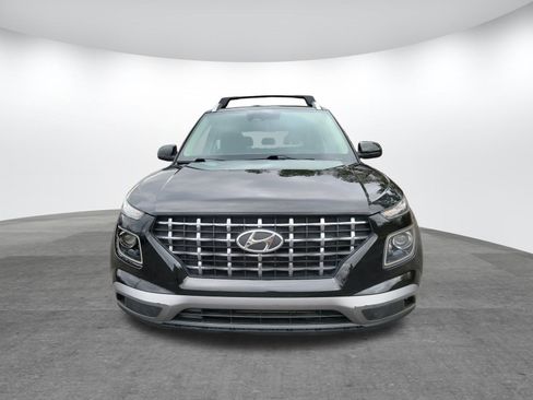 Used 2023 Hyundai Venue SEL image 18